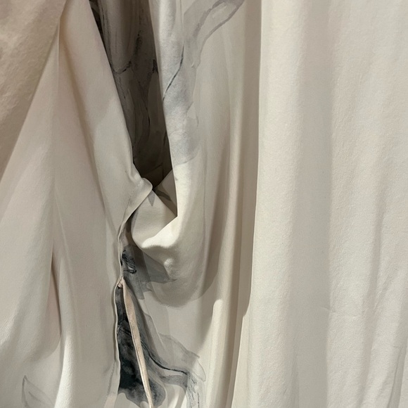 Kim + Ono Floral Kimono robe 100% silk - Picture 12 of 12